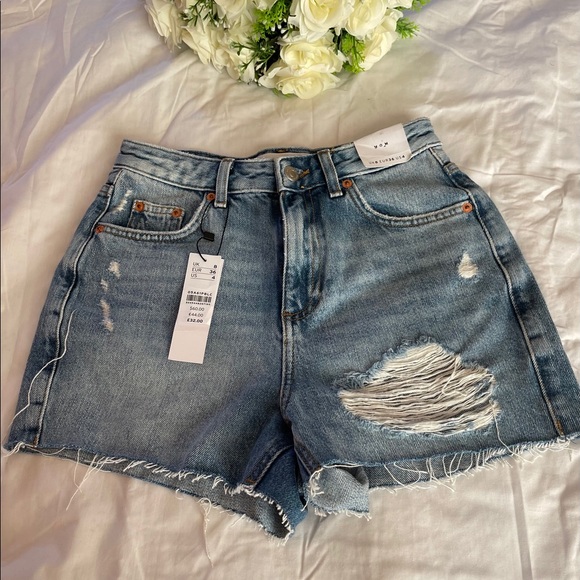 TOPSHOP Mom bleach ripped jeans shorts - Picture 2 of 8